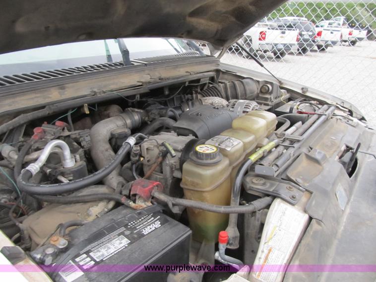 image for item G6527 2001 Ford F450 Super Duty XL bucket truck