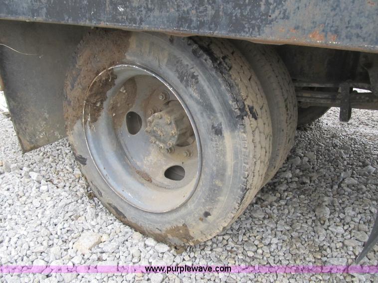 image for item G6528 1990 Chevrolet Kodiak C6500 flatbed truck