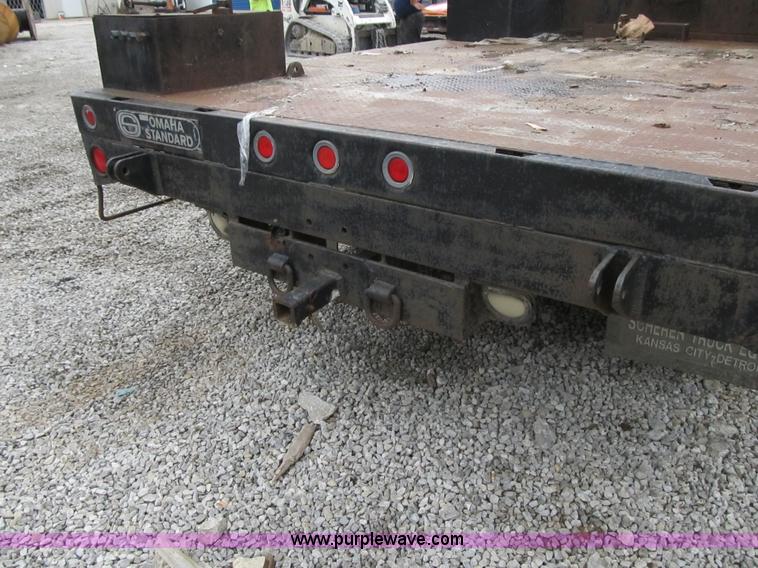 image for item G6528 1990 Chevrolet Kodiak C6500 flatbed truck