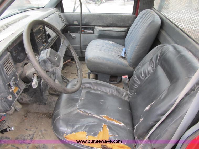 image for item G6528 1990 Chevrolet Kodiak C6500 flatbed truck