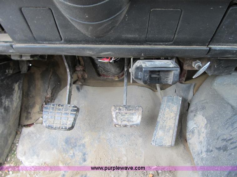 image for item G6528 1990 Chevrolet Kodiak C6500 flatbed truck