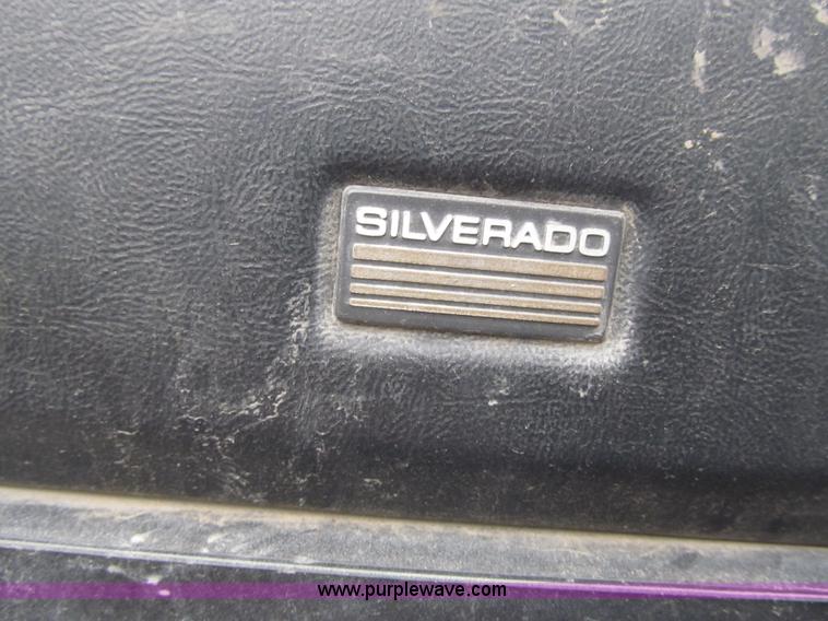 image for item G6528 1990 Chevrolet Kodiak C6500 flatbed truck