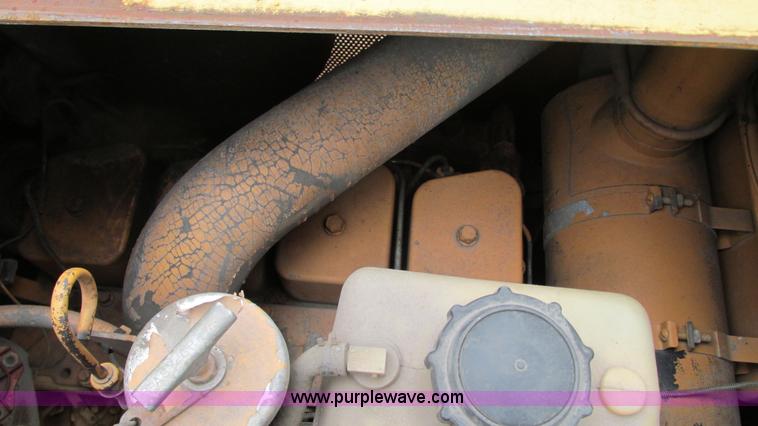 image for item G9091 1993 Case 550E long track dozer