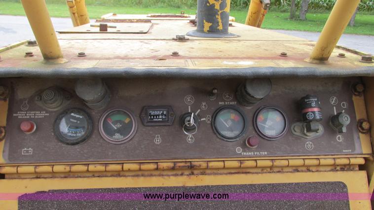 image for item G9091 1993 Case 550E long track dozer