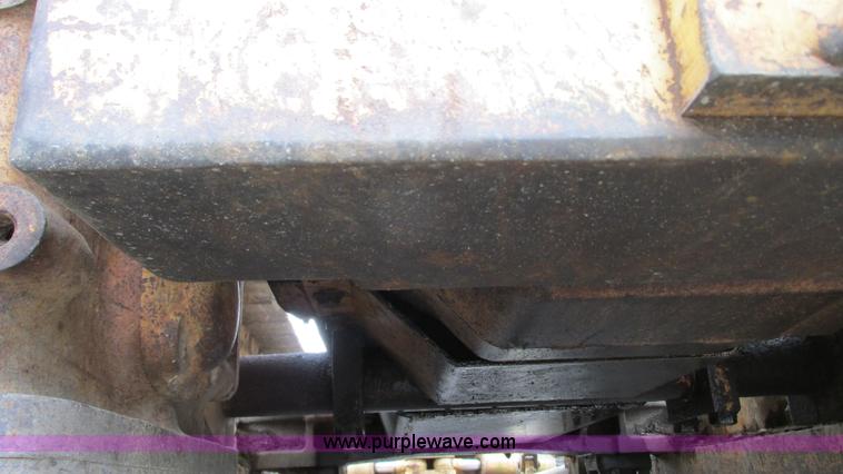 image for item G9091 1993 Case 550E long track dozer