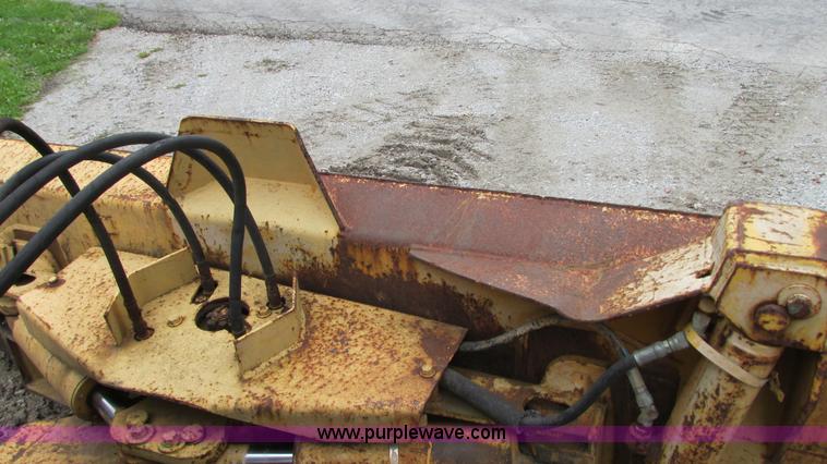 image for item G9091 1993 Case 550E long track dozer