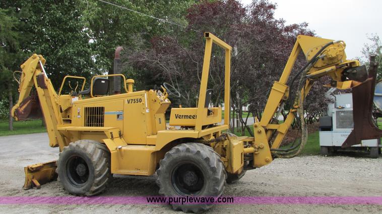 image for item G9093 1989 Vermeer V7550 cable plow