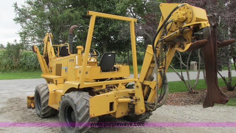 image for item G9093 1989 Vermeer V7550 cable plow