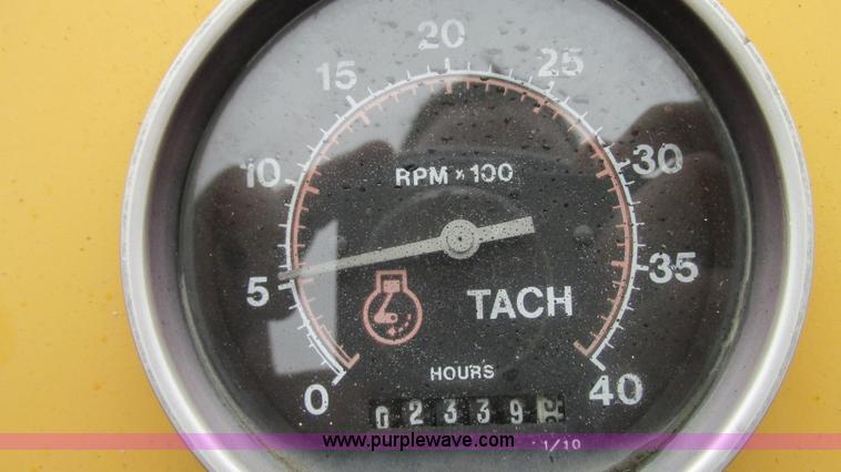 image for item G9093 1989 Vermeer V7550 cable plow