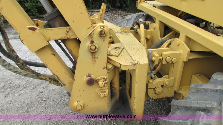 image for item G9093 1989 Vermeer V7550 cable plow