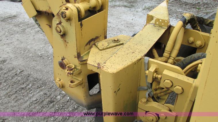 image for item G9093 1989 Vermeer V7550 cable plow