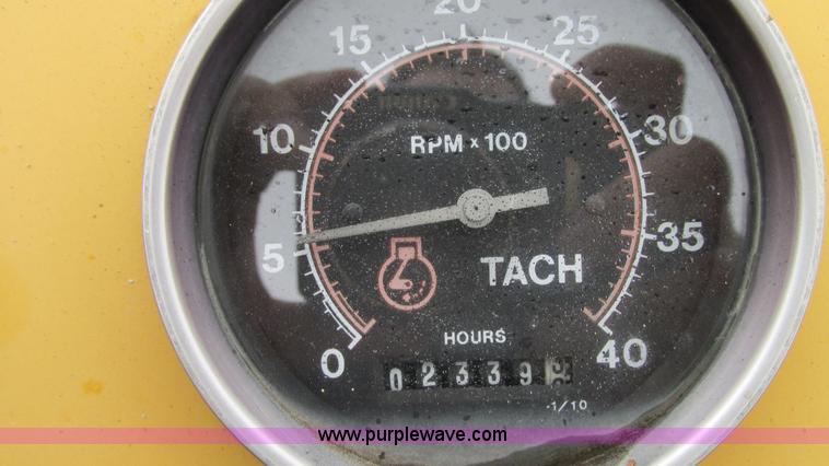 image for item G9093 1989 Vermeer V7550 cable plow