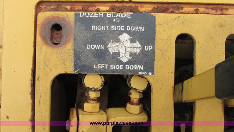 image for item G9093 1989 Vermeer V7550 cable plow