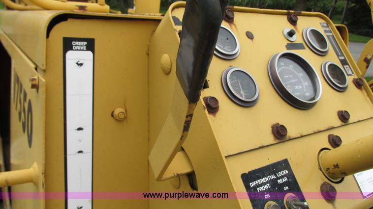 image for item G9093 1989 Vermeer V7550 cable plow