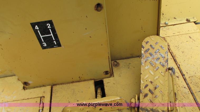 image for item G9093 1989 Vermeer V7550 cable plow