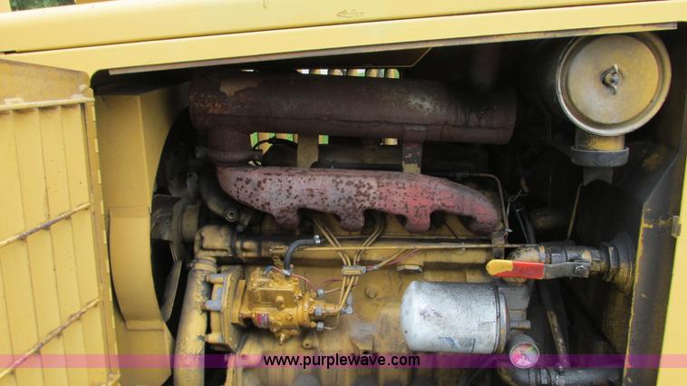 image for item G9093 1989 Vermeer V7550 cable plow