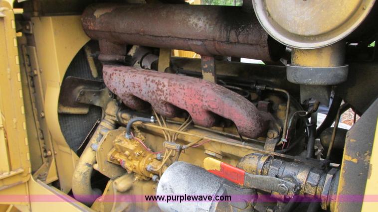 image for item G9093 1989 Vermeer V7550 cable plow