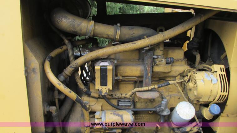 image for item G9093 1989 Vermeer V7550 cable plow