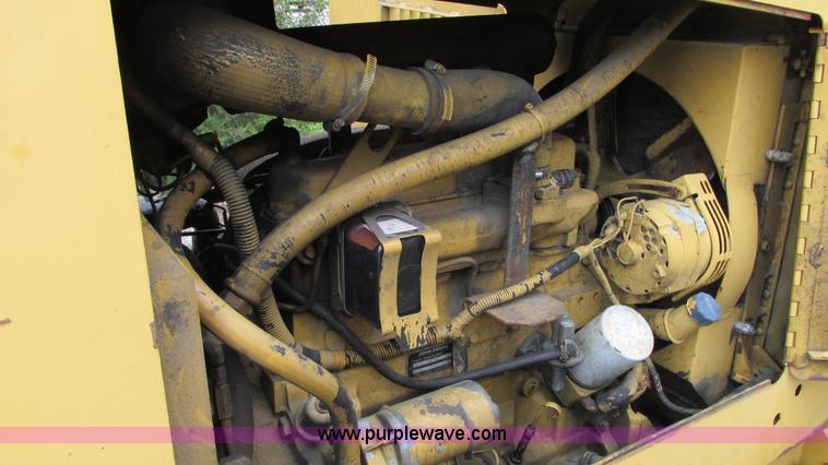 image for item G9093 1989 Vermeer V7550 cable plow