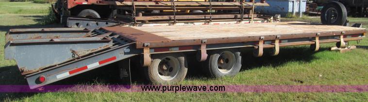 image for item H5598 2005 Belshe DT235-2EP equipment trailer