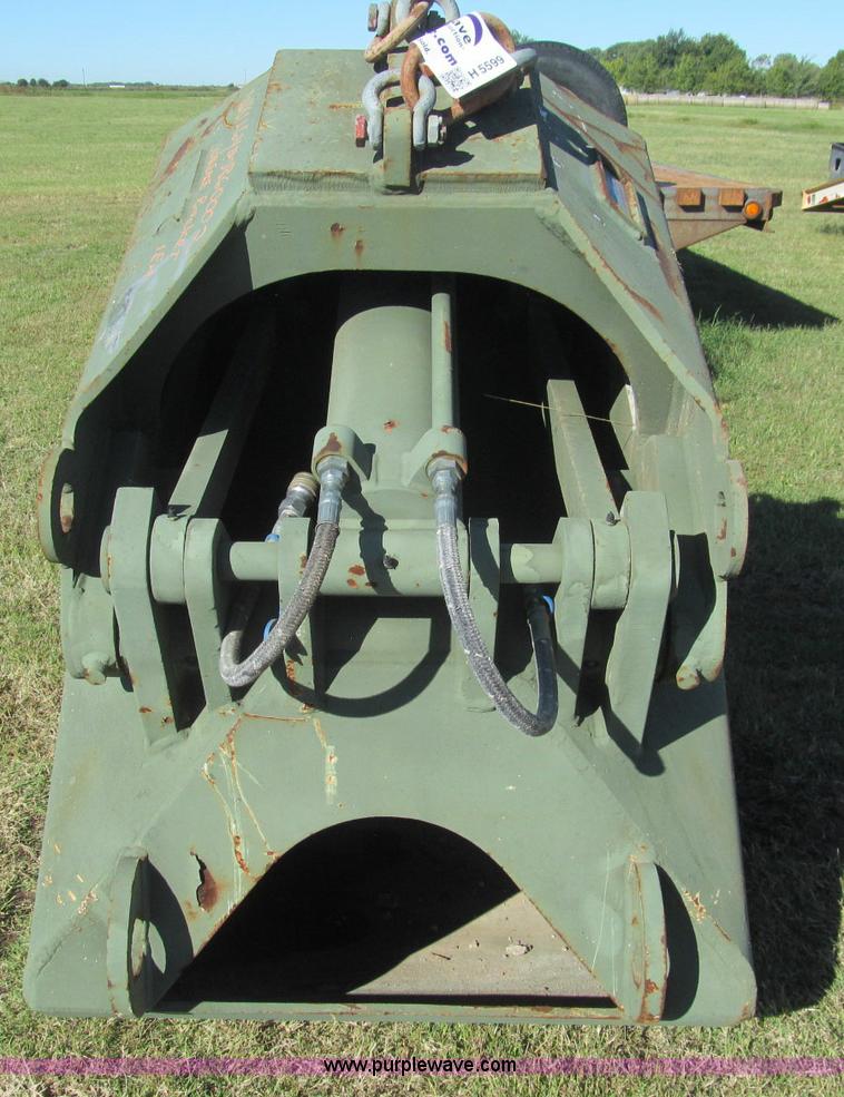 image for item H5599 Anvil Attachments MHC0100X036 clamshell bucket