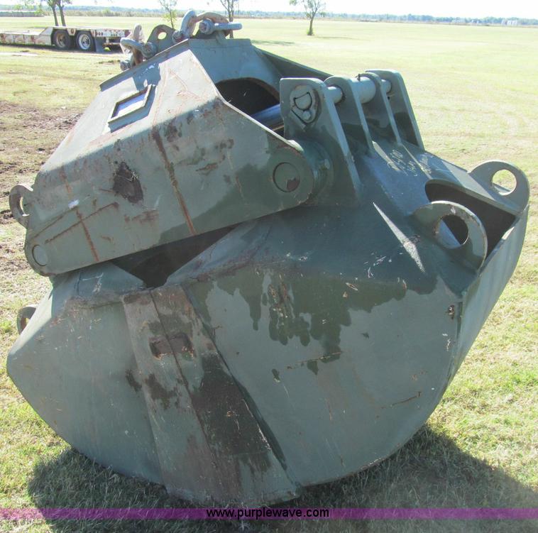 image for item H5599 Anvil Attachments MHC0100X036 clamshell bucket