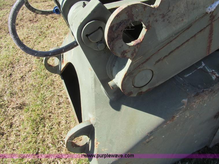 image for item H5599 Anvil Attachments MHC0100X036 clamshell bucket