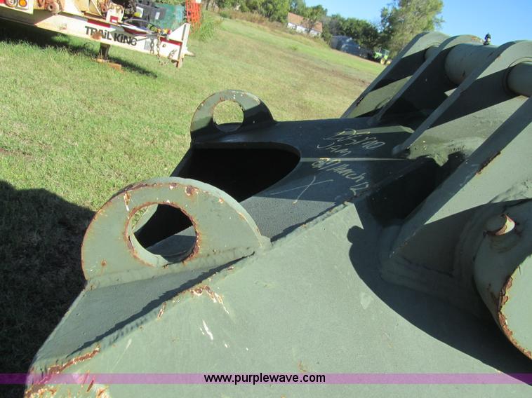 image for item H5599 Anvil Attachments MHC0100X036 clamshell bucket