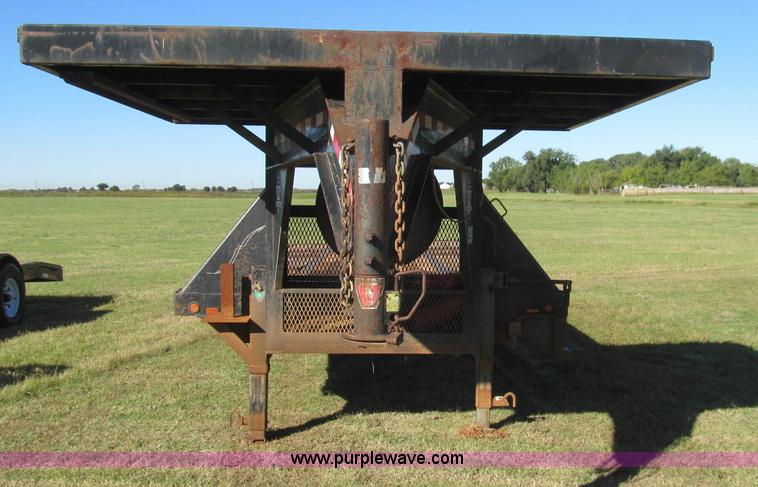 image for item H5600 2003 PJ gooseneck trailer