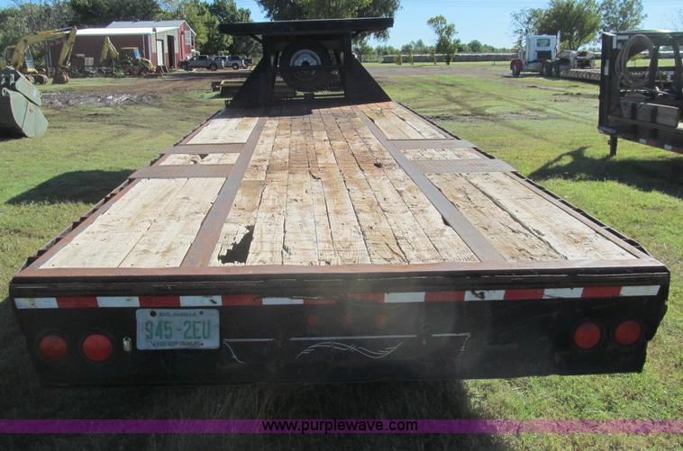image for item H5600 2003 PJ gooseneck trailer