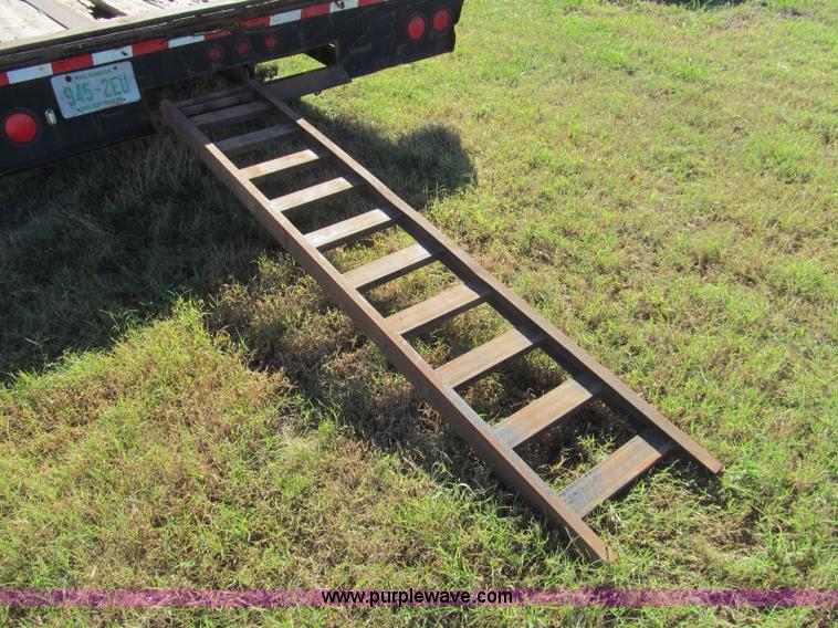 image for item H5600 2003 PJ gooseneck trailer