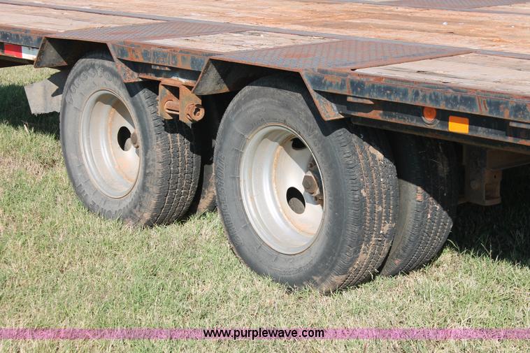 image for item H5600 2003 PJ gooseneck trailer