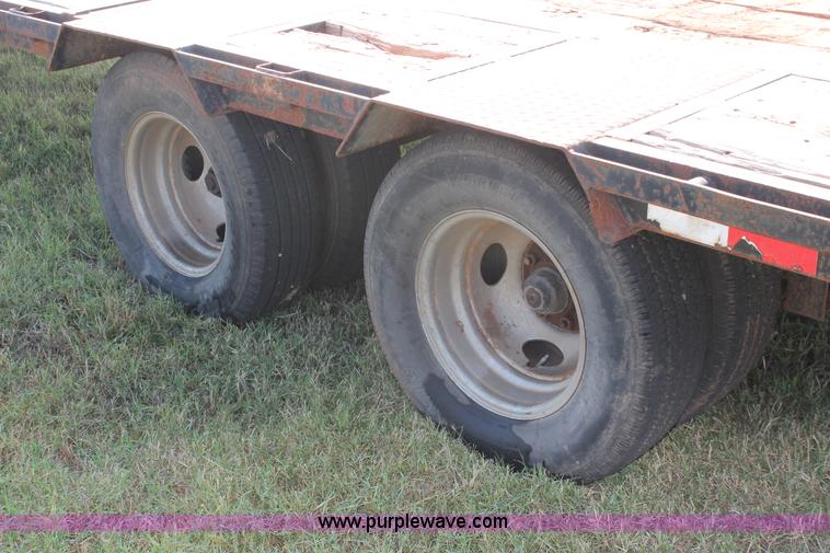 image for item H5600 2003 PJ gooseneck trailer