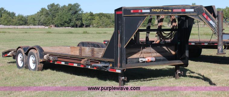 image for item H5601 2004 Target gooseneck trailer