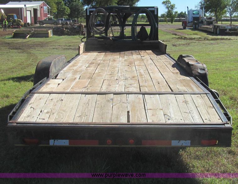 image for item H5601 2004 Target gooseneck trailer