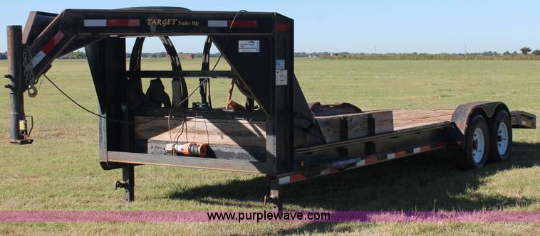 image for item H5601 2004 Target gooseneck trailer