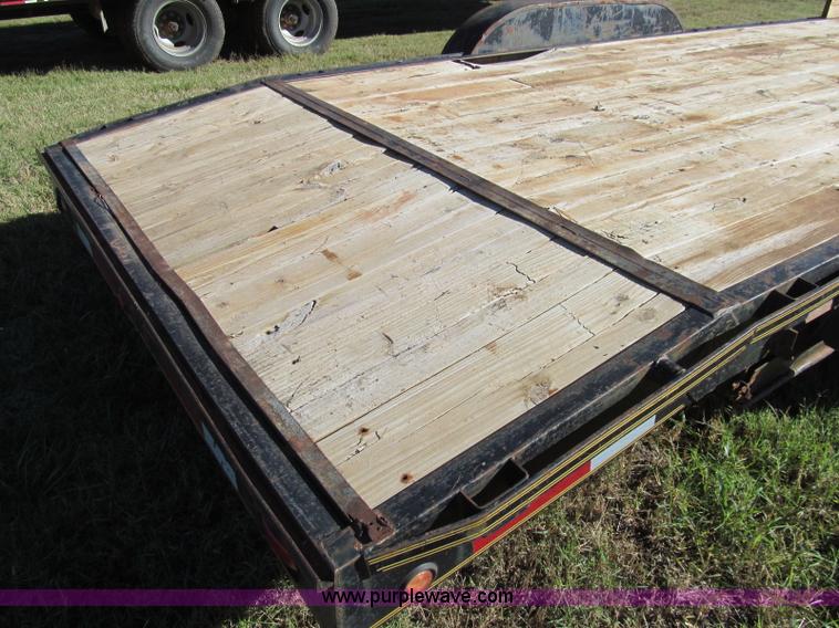 image for item H5601 2004 Target gooseneck trailer