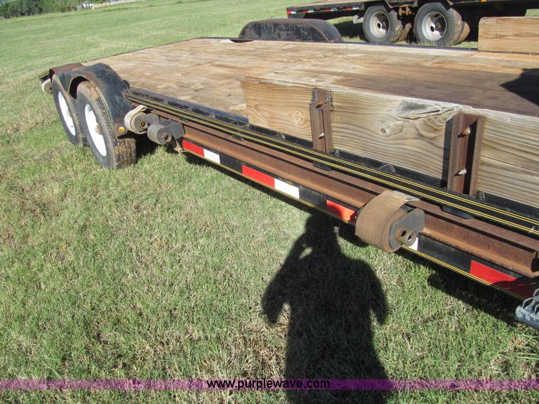 image for item H5601 2004 Target gooseneck trailer
