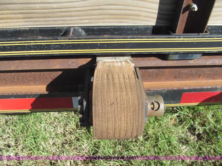 image for item H5601 2004 Target gooseneck trailer