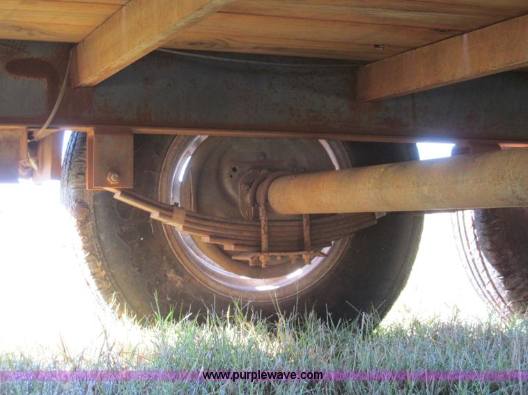 image for item H5601 2004 Target gooseneck trailer