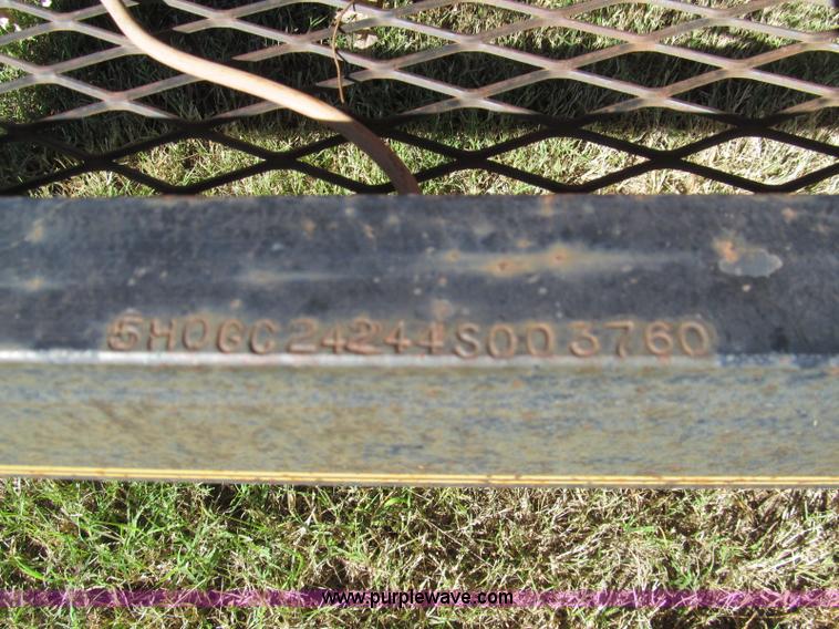 image for item H5601 2004 Target gooseneck trailer