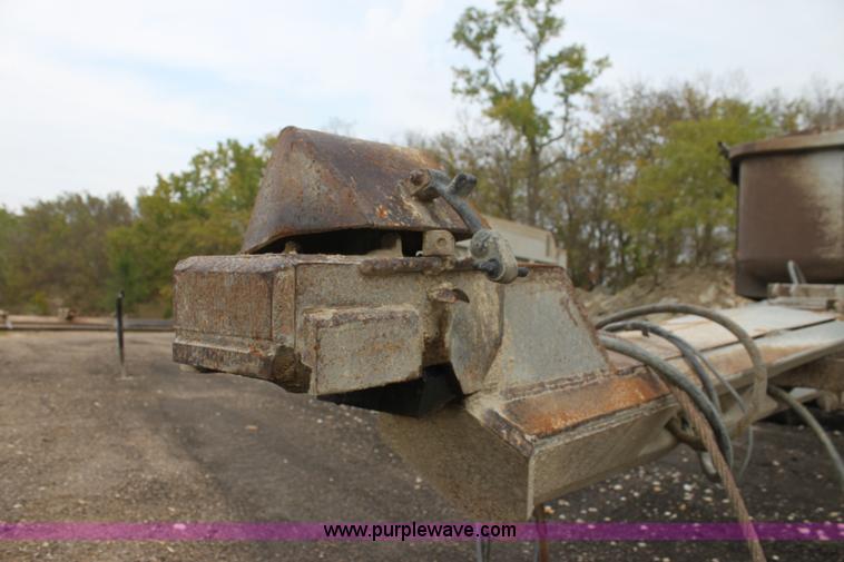 image for item H8824 2001 Clement pup dump trailer