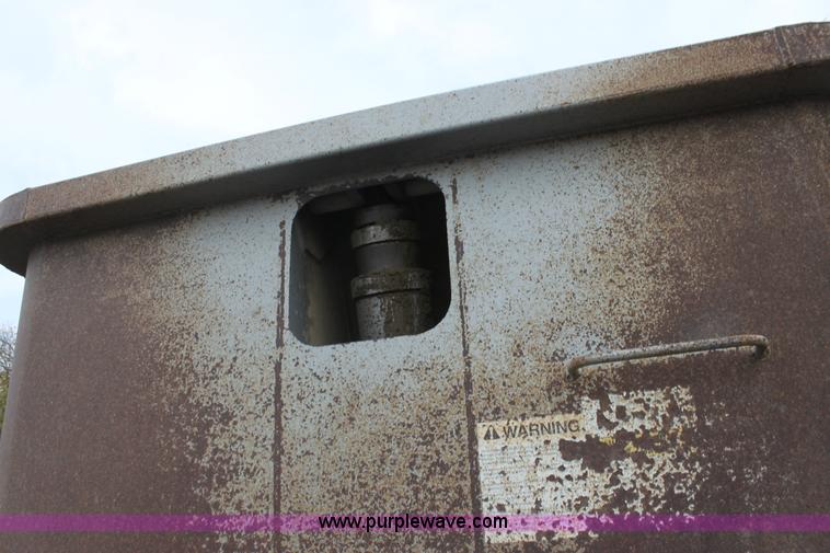 image for item H8824 2001 Clement pup dump trailer