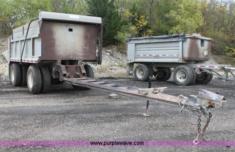 image for item H8825 1988 Supreme pup dump trailer