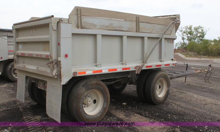 image for item H8825 1988 Supreme pup dump trailer