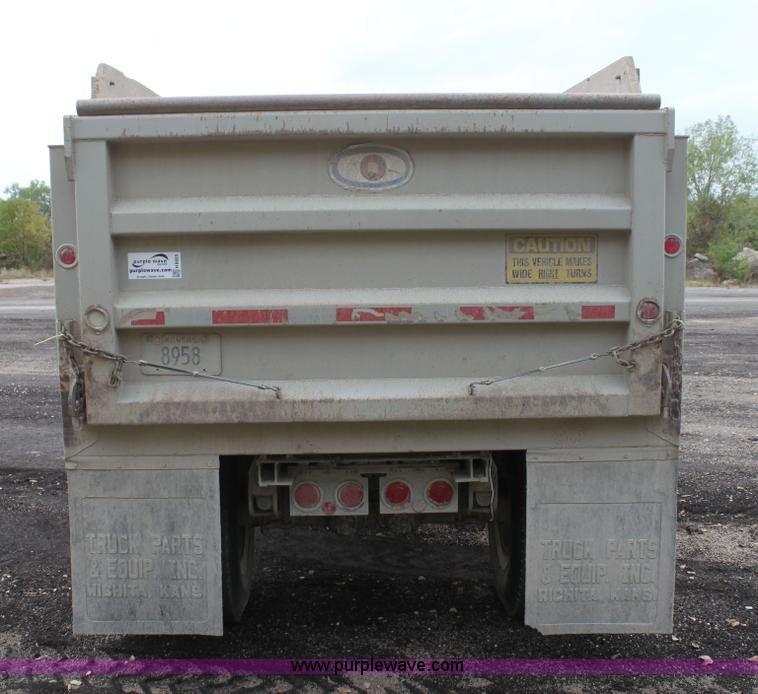 image for item H8825 1988 Supreme pup dump trailer