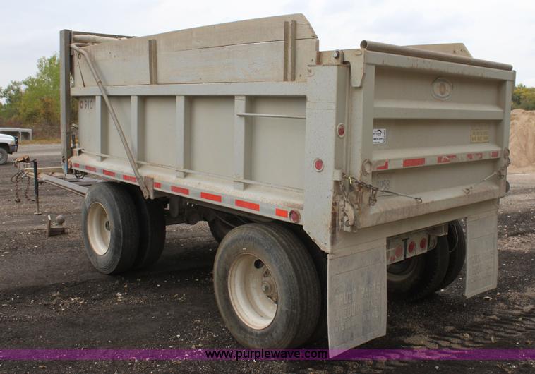 image for item H8825 1988 Supreme pup dump trailer