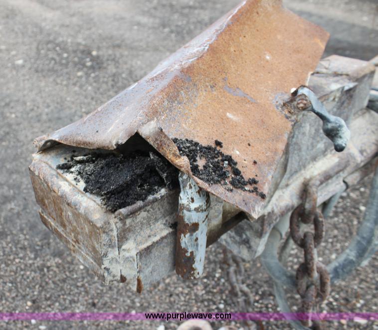 image for item H8825 1988 Supreme pup dump trailer