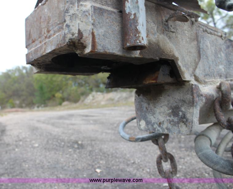 image for item H8825 1988 Supreme pup dump trailer