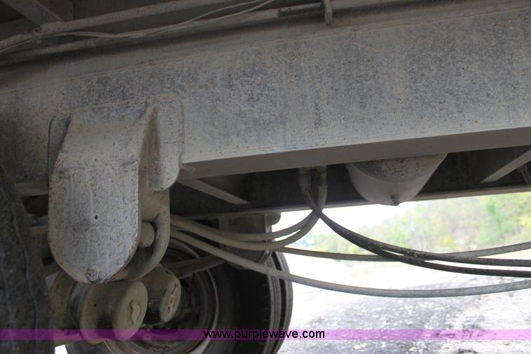 image for item H8825 1988 Supreme pup dump trailer